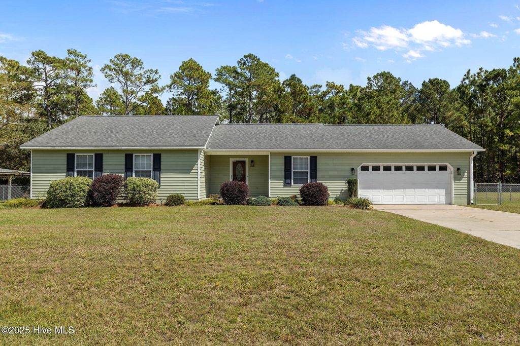 Photo of 115 Countryside Court, Newport, NC 28570 (MLS # 100533717)