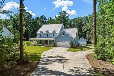 Photo of 695 Parkview Drive, Winterville, GA 30683 (MLS # CL361088)