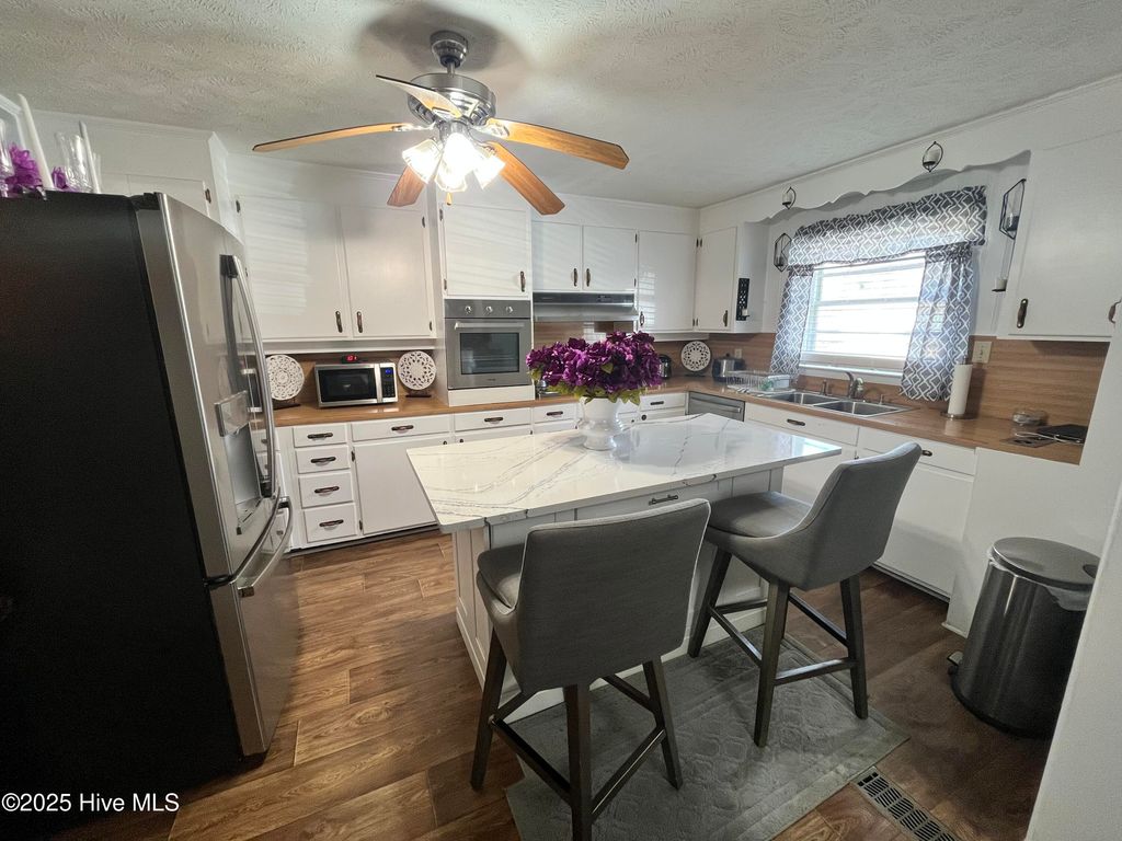 Photo of 948 Slippery Log Road, Whiteville, NC 28472 (MLS # 100545707)