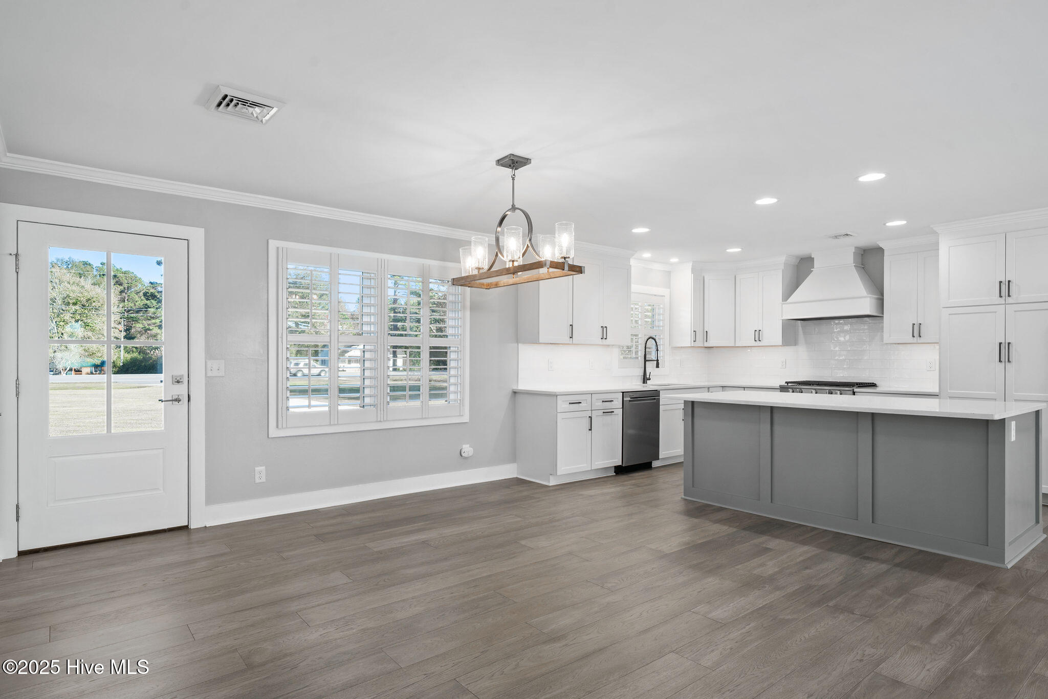 1505 Us Hwy 117 Bypass S