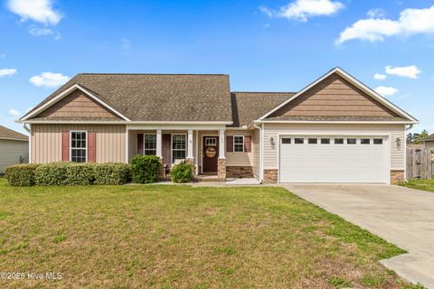 Homes For Rent - 205 Long Neck Drive<br/> Richlands, NC 28574