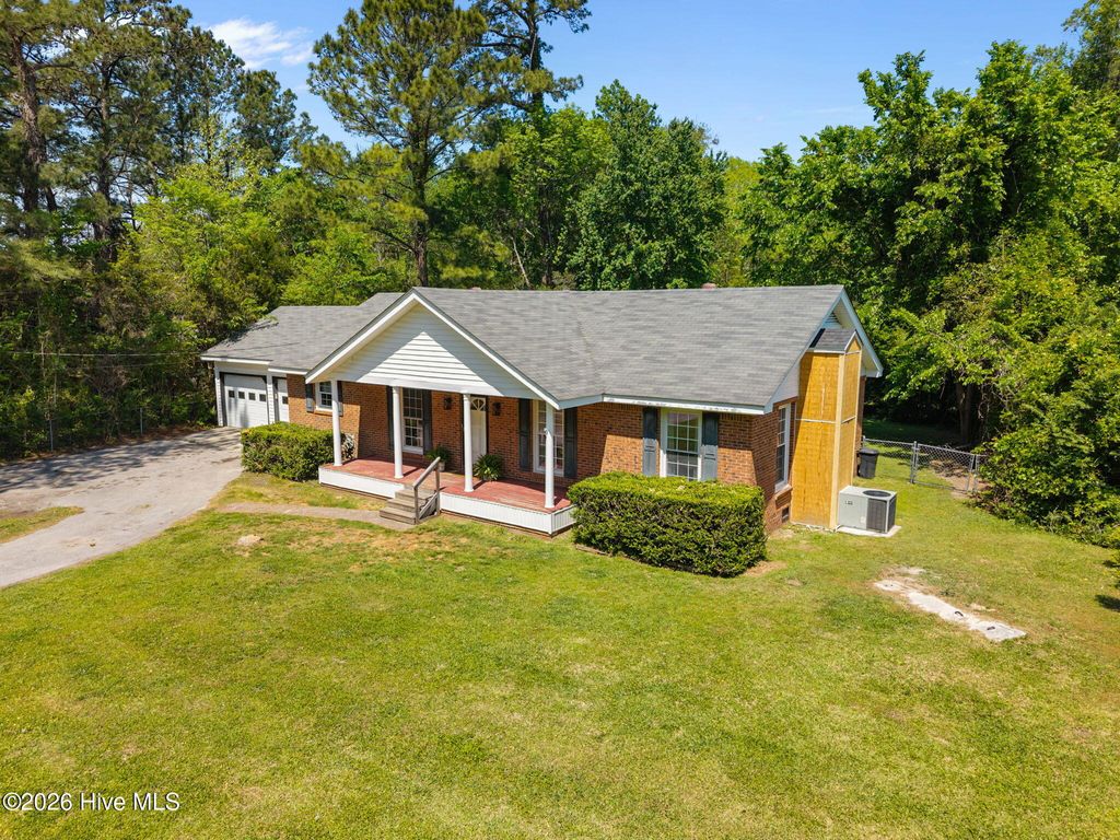 Photo of 611 Hubert Boulevard, Hubert, NC 28539 (MLS # 100567940)