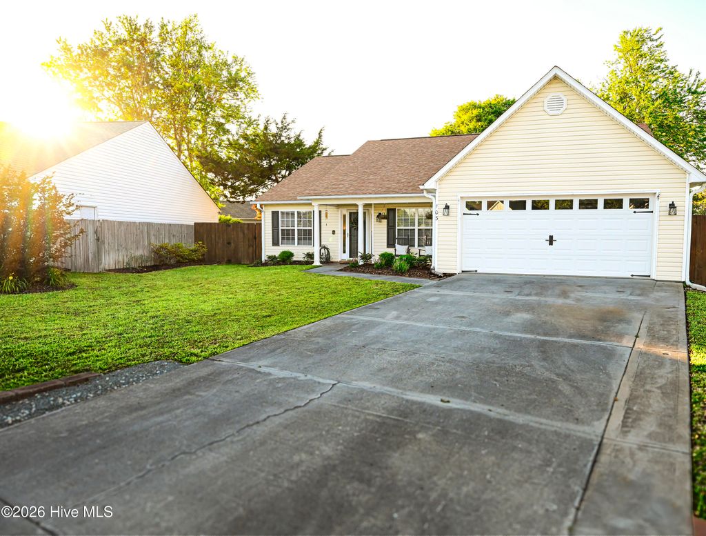 Photo of 103 Spanish Moss Court, Hampstead, NC 28443 (MLS # 100572038)