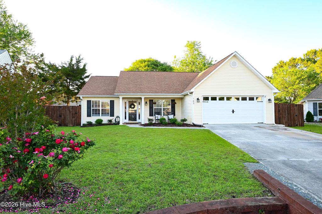 Photo of 103 Spanish Moss Court, Hampstead, NC 28443 (MLS # 100572038)