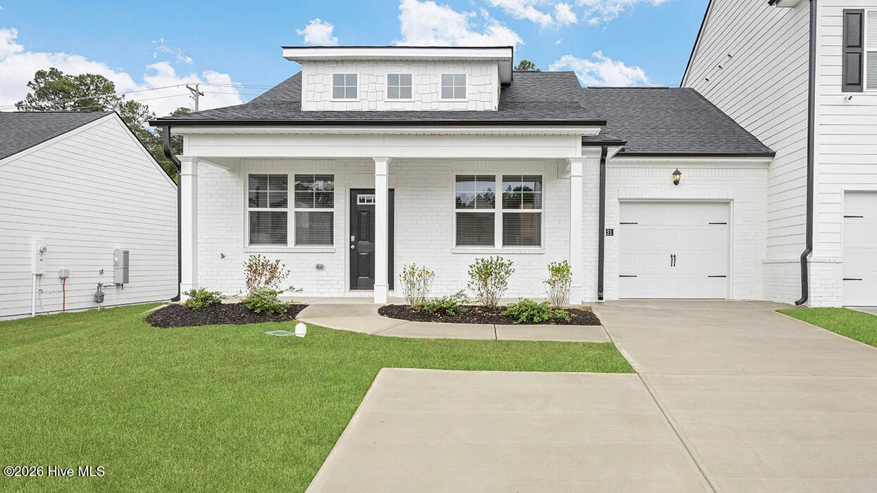 810 Feldspar Manor