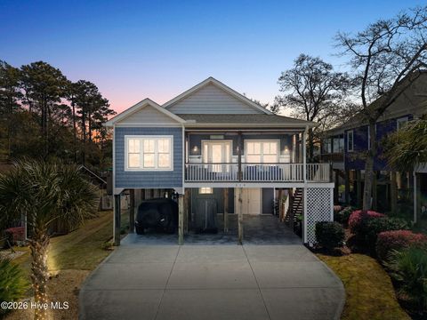 Photo of 314 NE 61st Street, Oak Island, NC 28465 (MLS # 100563118)