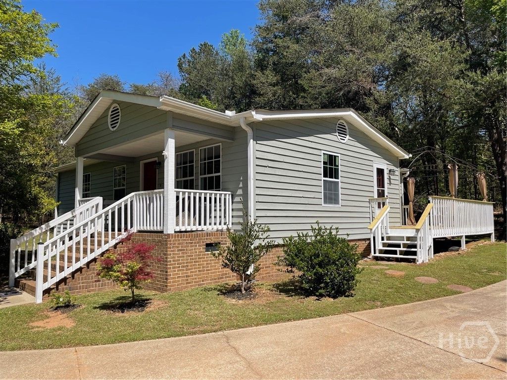 Photo of 620 S Hogan Drive, Westminster, SC 29693 (MLS # CL353397)