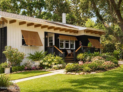 Homes For Sale - 707 E Moore Street<br/> Southport, NC 28461