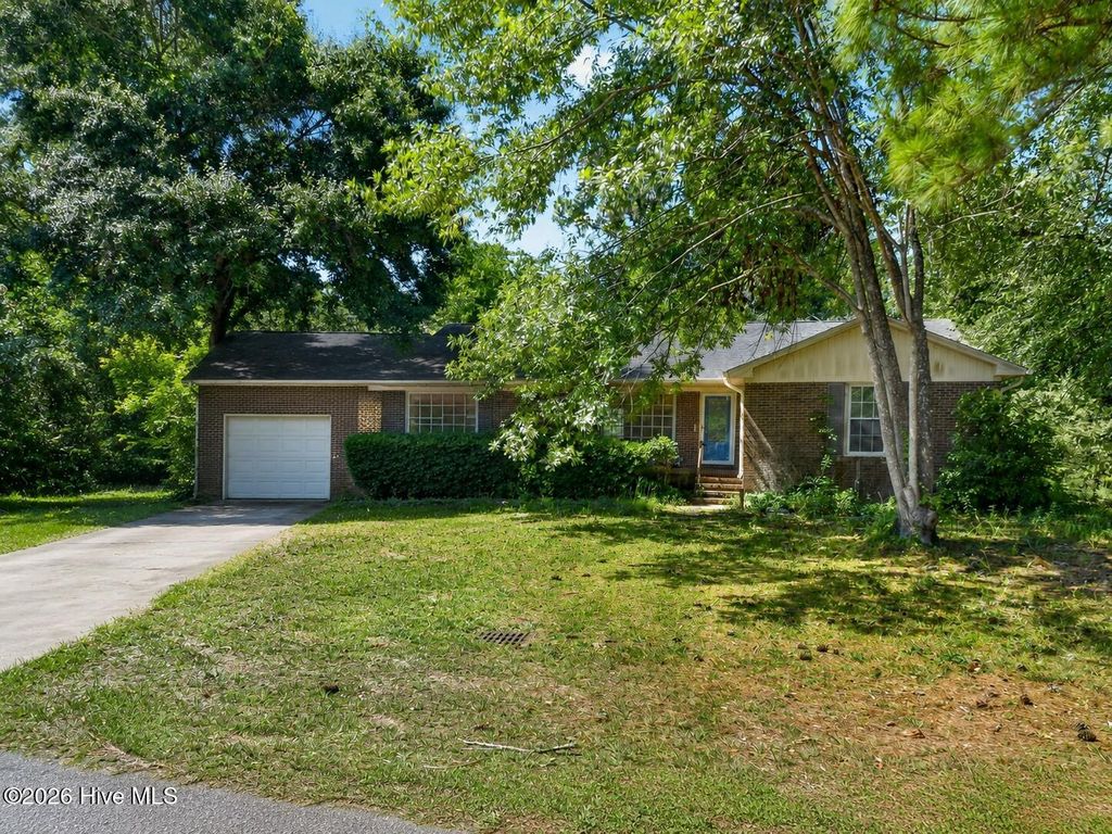 Photo of 18 Pelican Point Road, Wilmington, NC 28409 (MLS # 100586119)
