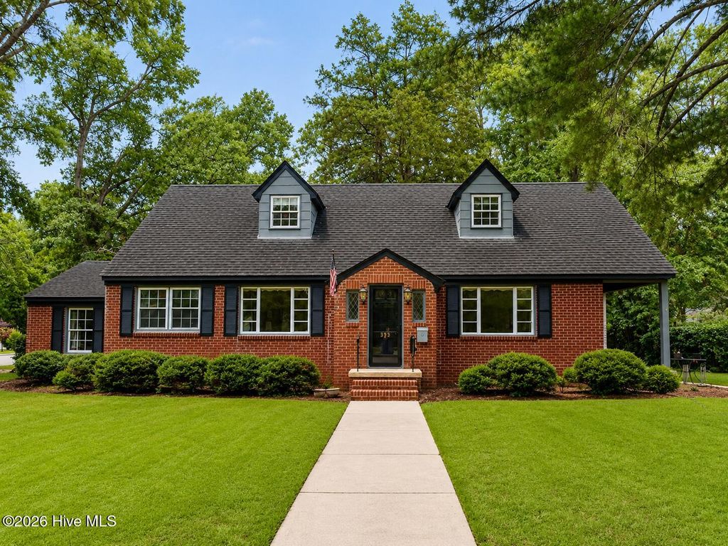 Photo of 303 Prince Street, Laurinburg, NC 28352 (MLS # 100586611)