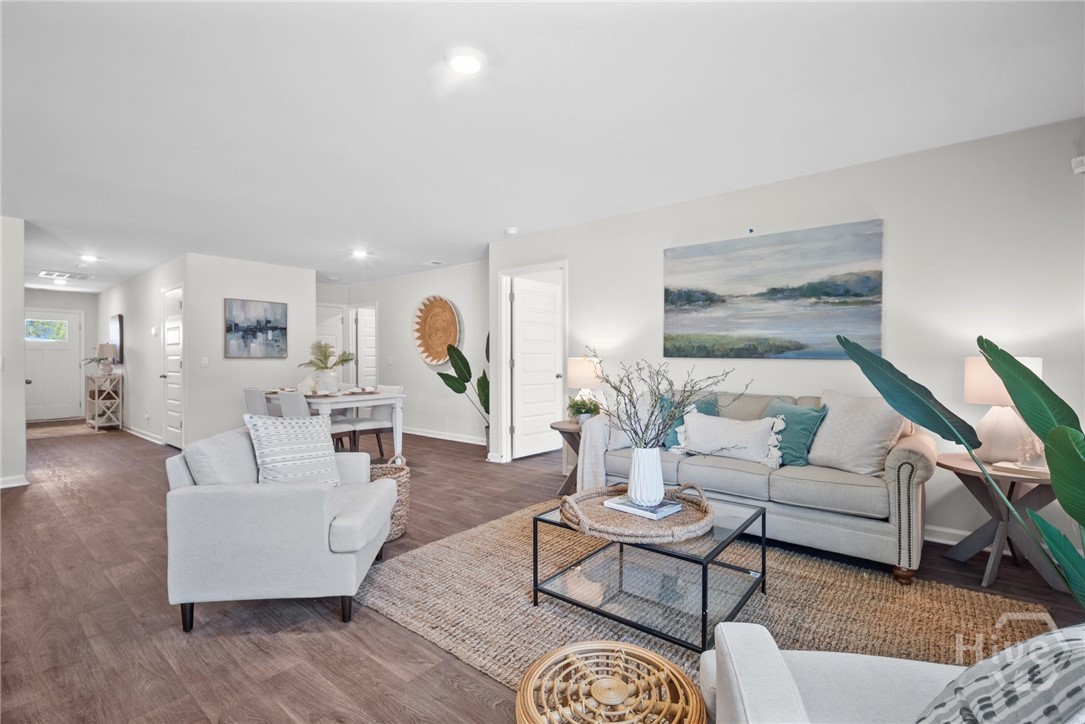 1057 Lakes Boulevard