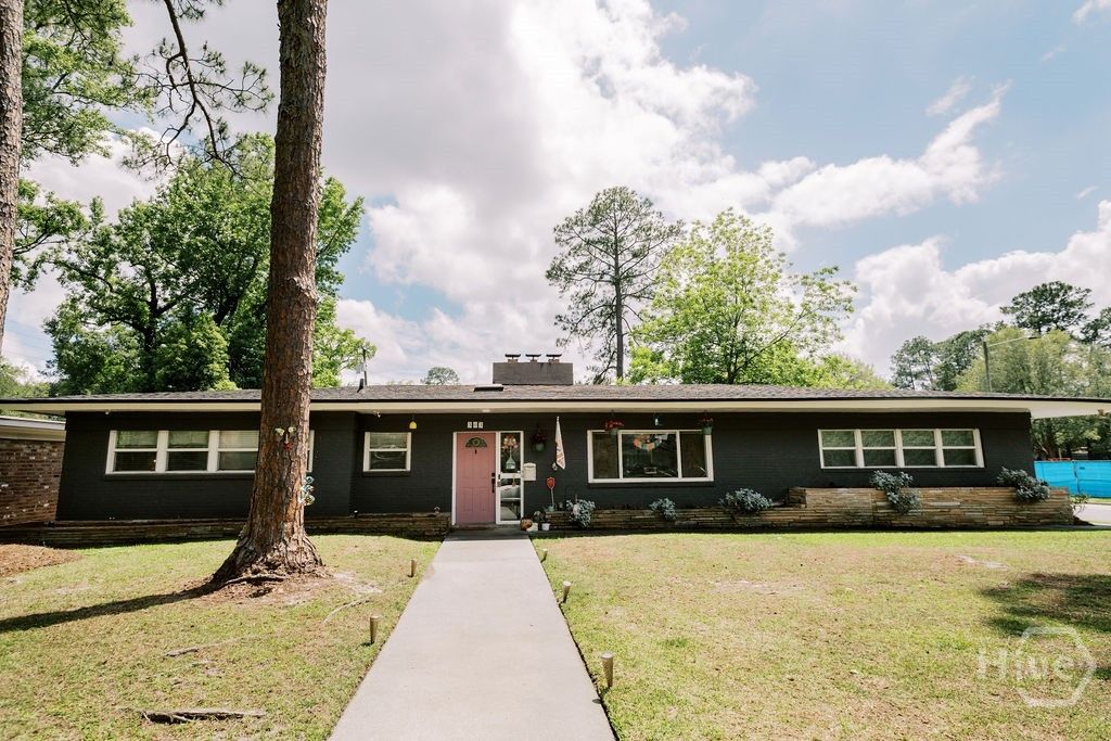 Photo of 303 La Fayette Circle, Savannah, GA 31405 (MLS # SA356327)