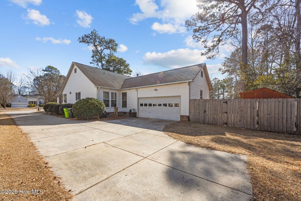 Photo of 1710 Candlewood Lane, New Bern, NC 28562 (MLS # 100553846)