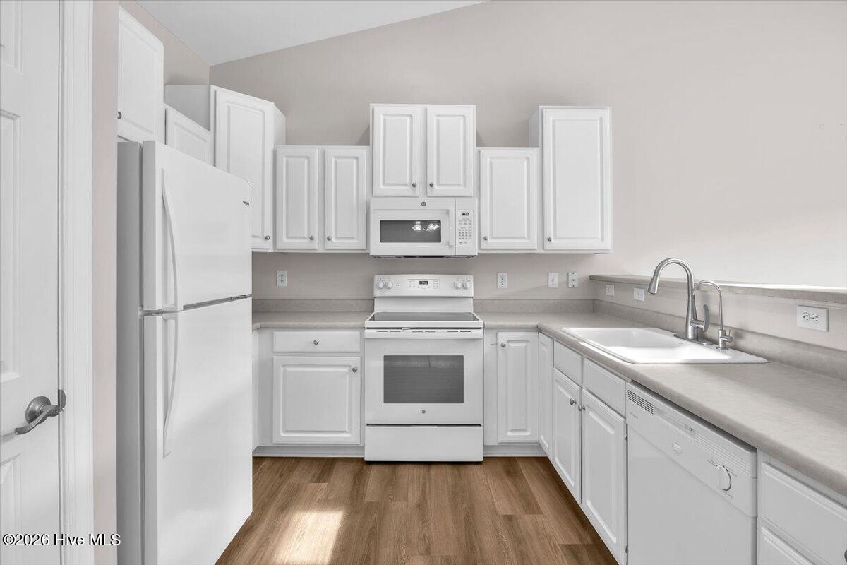 5006 Carleton Drive Unit 121