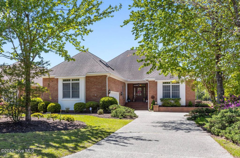 Photo of 102 Pinehurst Drive, New Bern, NC 28562 (MLS # 100567453)