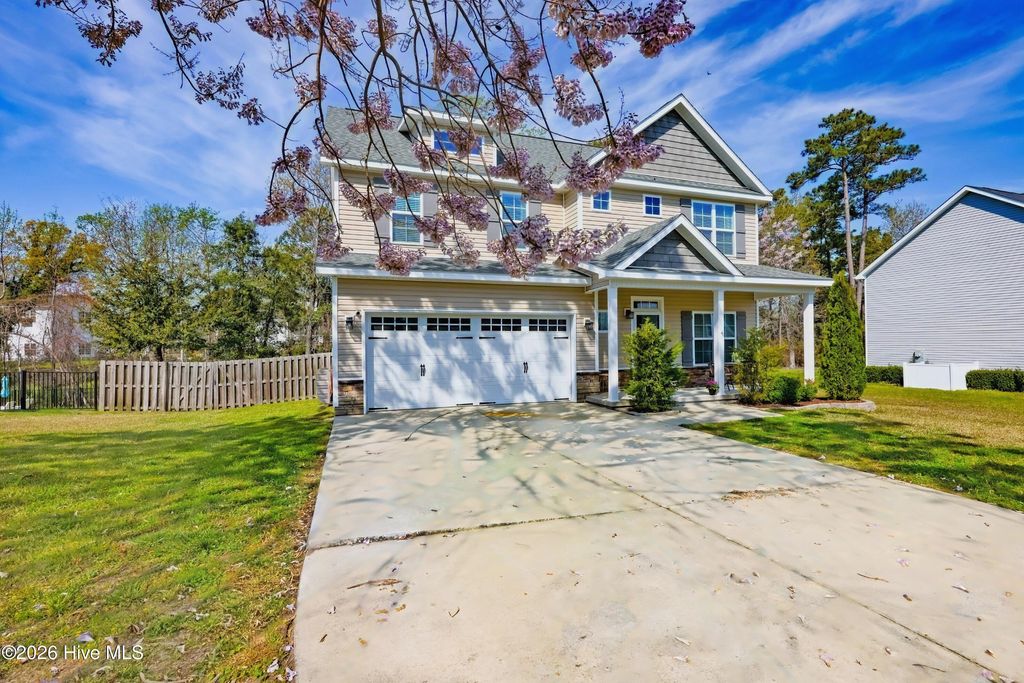 Photo of 1007 Meridian Drive, Sneads Ferry, NC 28460 (MLS # 100562922)