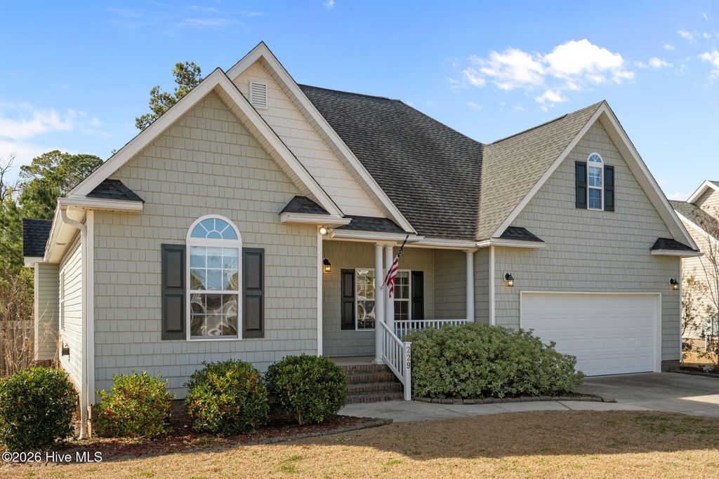 Photo of 229 Wedgefield Circle, Maple Hill, NC 28454 (MLS # 100549855)