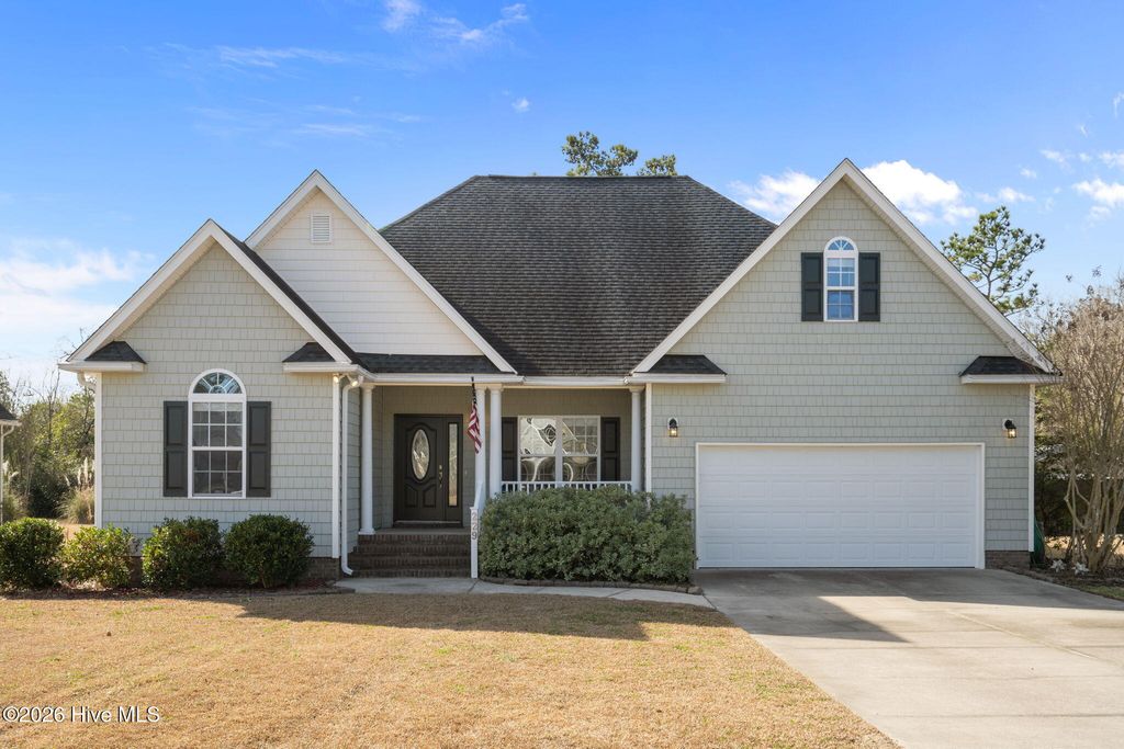 Photo of 229 Wedgefield Circle, Maple Hill, NC 28454 (MLS # 100549855)