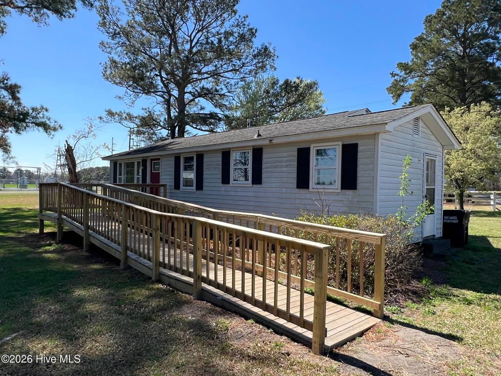 Photo of 7484 131 Highway, Bladenboro, NC 28320 (MLS # 100560143)
