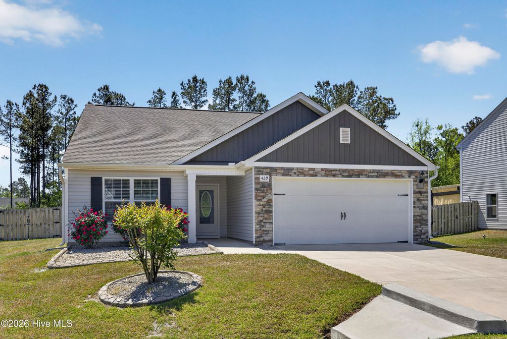 Photo of 429 Poppleton Drive, Hampstead, NC 28443 (MLS # 100570076)