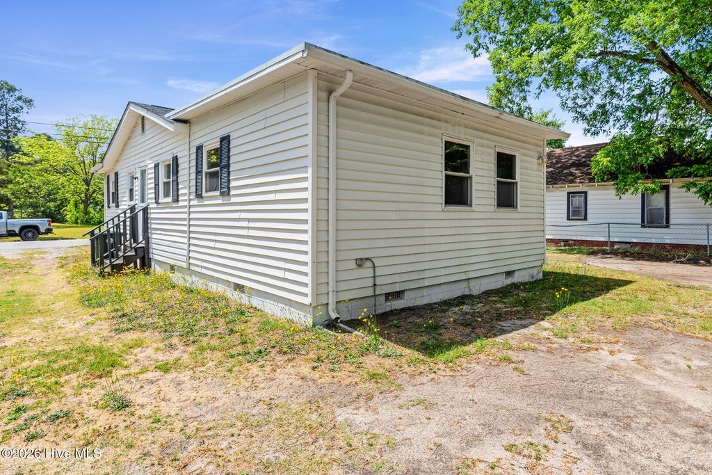 Photo of 506 Charlotte Street, Hamlet, NC 28345 (MLS # 100571218)