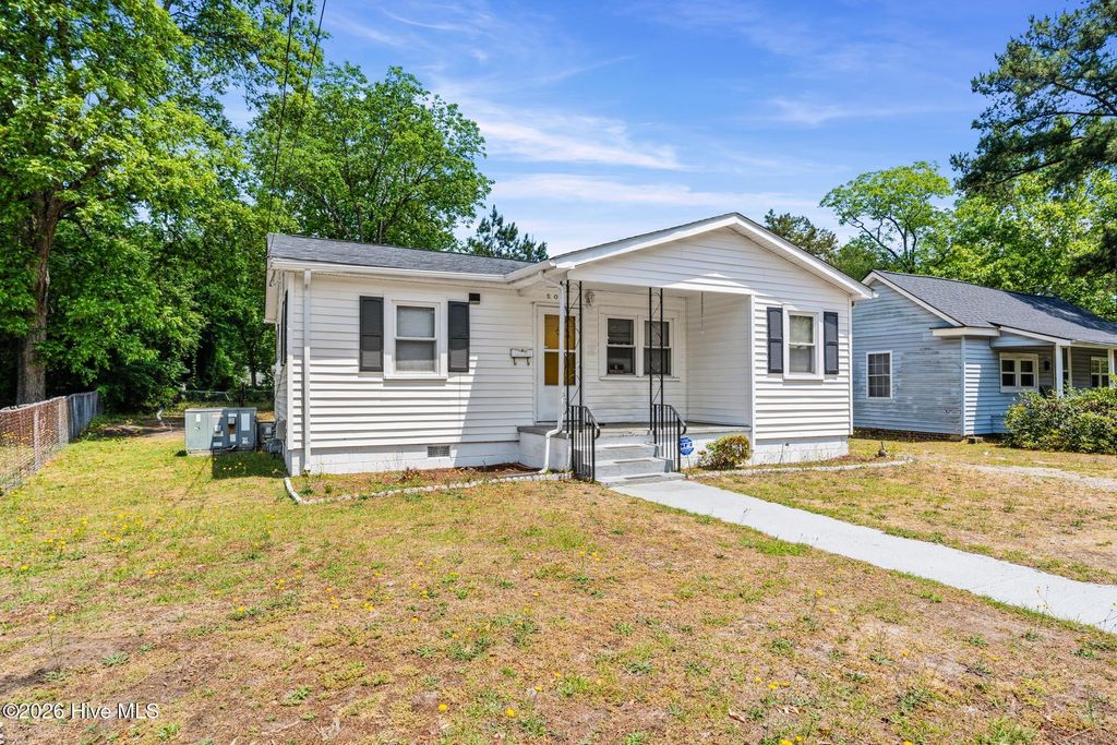 Photo of 506 Charlotte Street, Hamlet, NC 28345 (MLS # 100571218)