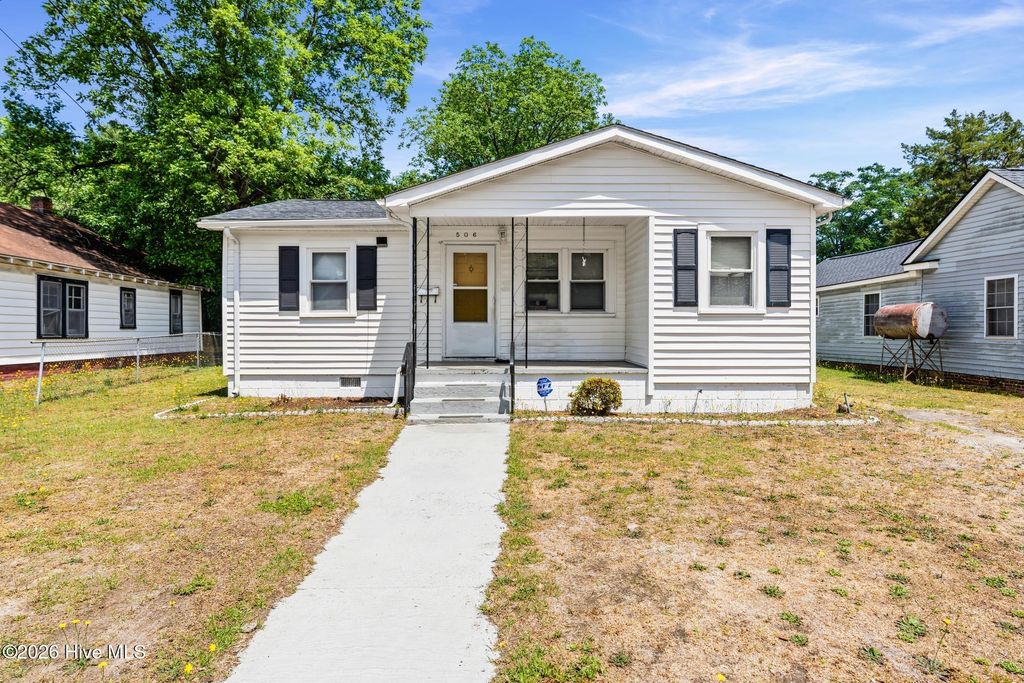 Photo of 506 Charlotte Street, Hamlet, NC 28345 (MLS # 100571218)