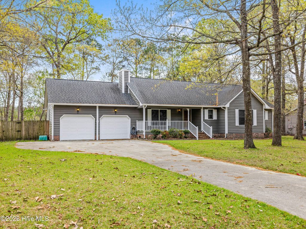 Photo of 1147 Lakeview Avenue, Richlands, NC 28574 (MLS # 100564987)