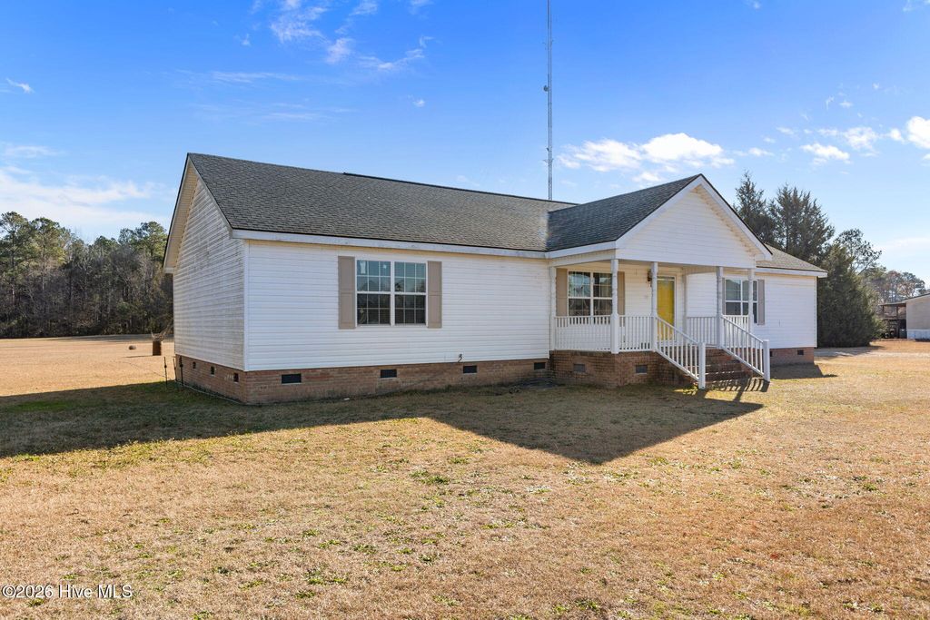 Photo of 254 Gaston Drive, Bladenboro, NC 28320 (MLS # 100562132)