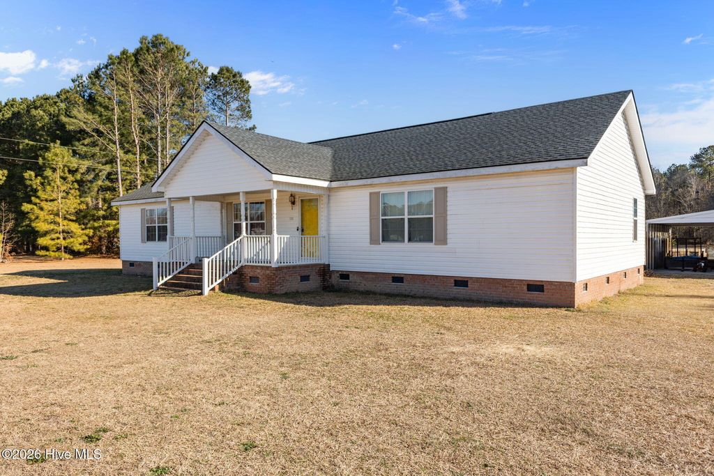 Photo of 254 Gaston Drive, Bladenboro, NC 28320 (MLS # 100562132)
