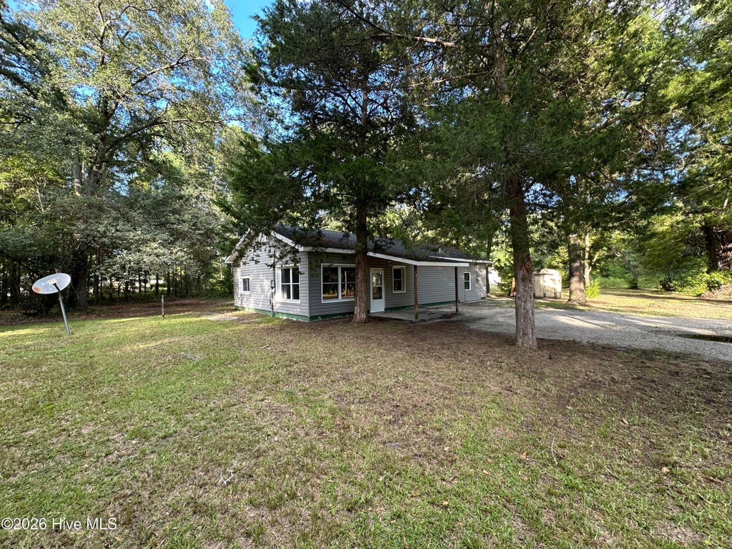 Photo of 14821 Bayfield Road, Laurel Hill, NC 28351 (MLS # 100603287)