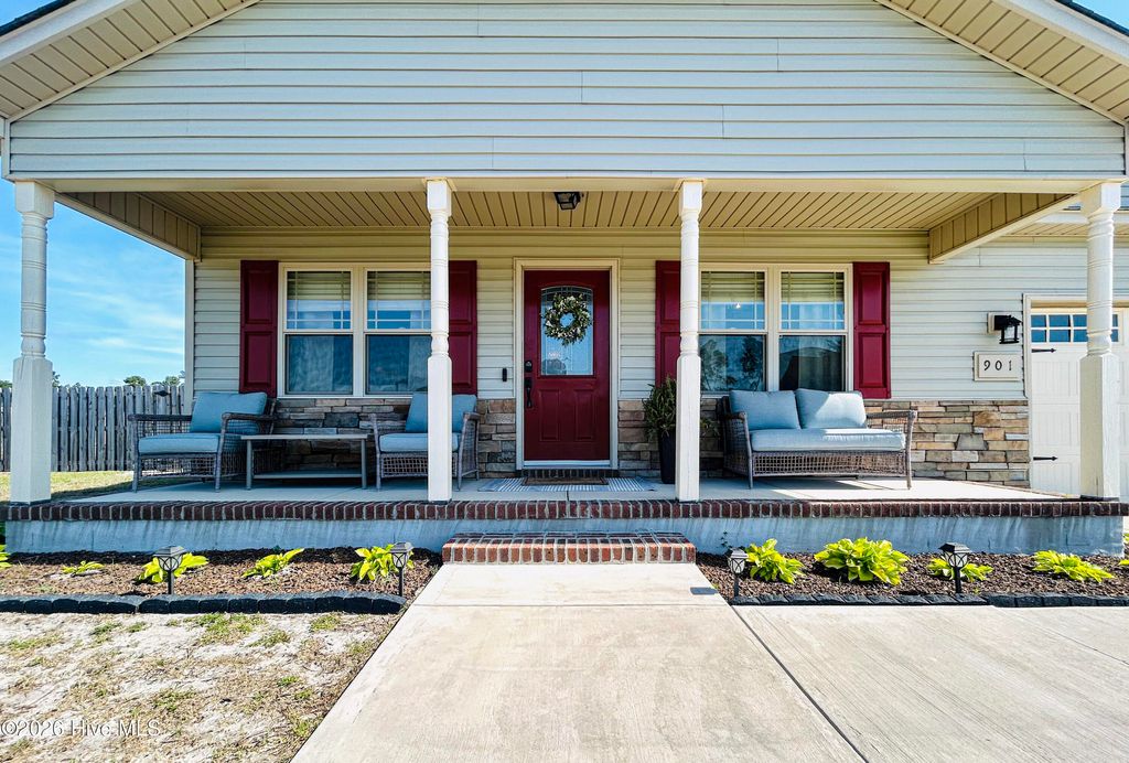 Photo of 901 Purvis Court, Richlands, NC 28574 (MLS # 100574920)