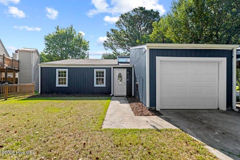 Tiny photo for 200 W Saltwood Place, Jacksonville, NC 28540 (MLS # 100589916)