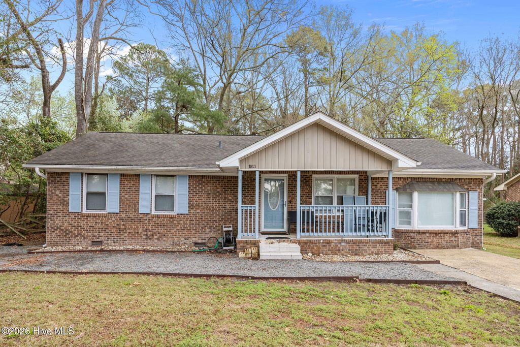 Photo of 1513 N Respess Street, Washington, NC 27889 (MLS # 100560918)