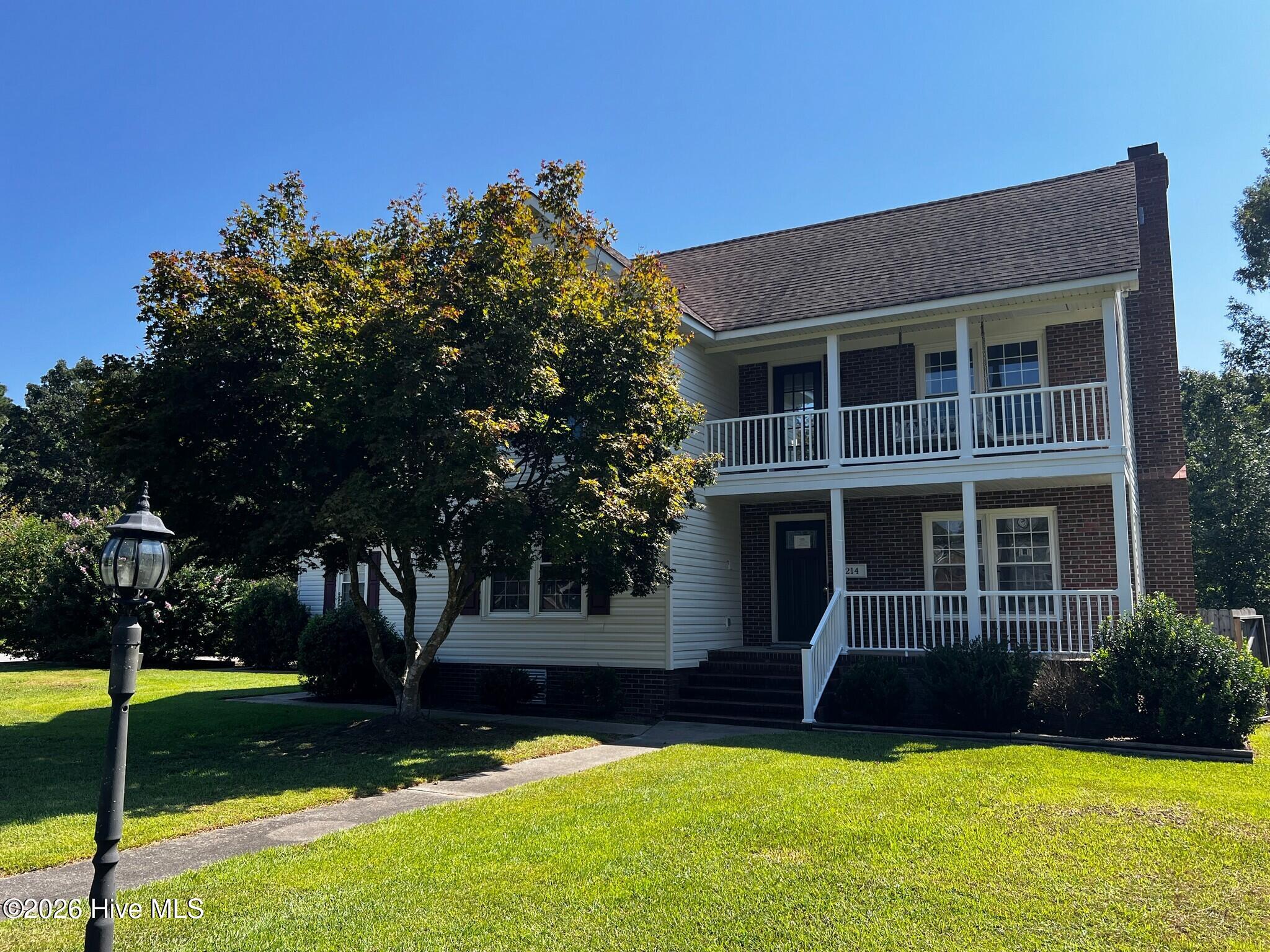214 E Raintree Lane