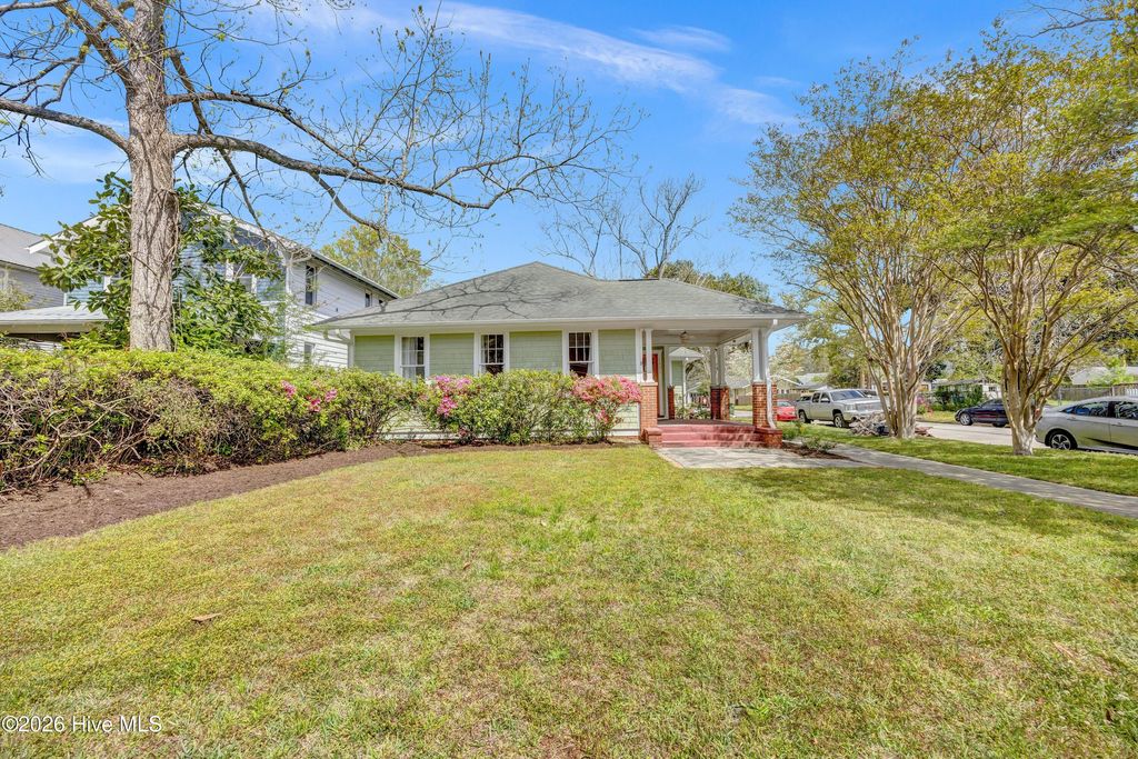 Photo of 1321 Chestnut Street, Wilmington, NC 28401 (MLS # 100565341)