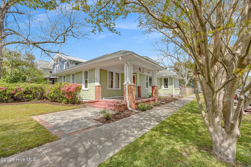 Photo of 1321 Chestnut Street, Wilmington, NC 28401 (MLS # 100565341)