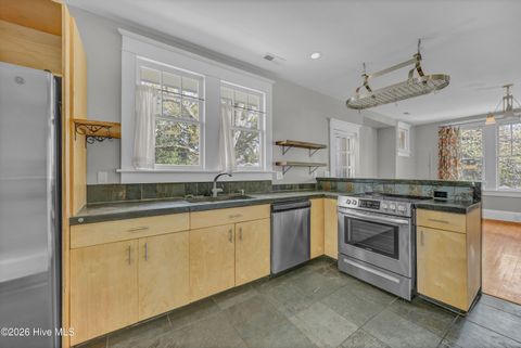 Tiny photo for 1321 Chestnut Street, Wilmington, NC 28401 (MLS # 100565341)