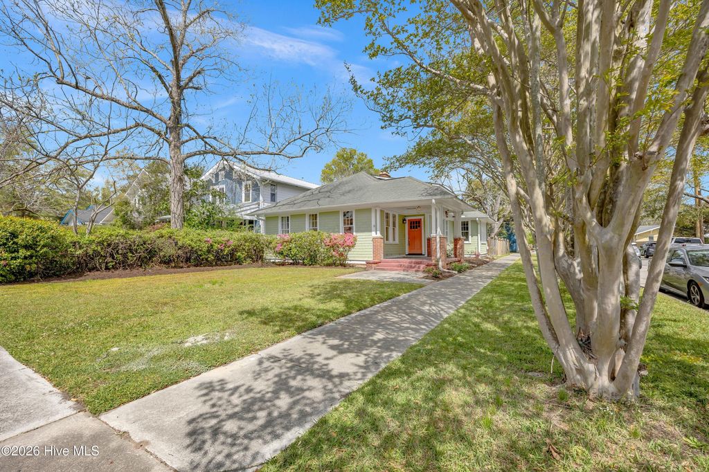 Photo of 1321 Chestnut Street, Wilmington, NC 28401 (MLS # 100565341)