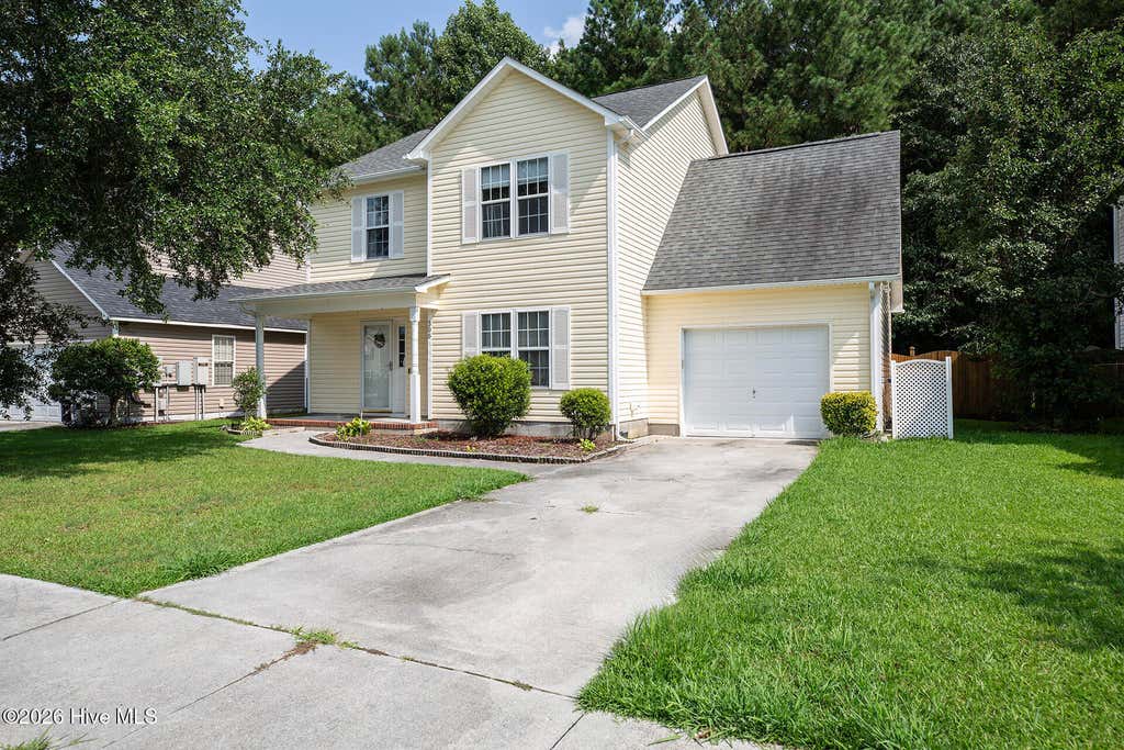 Photo of 305 Providence Drive, Jacksonville, NC 28546 (MLS # 100593447)