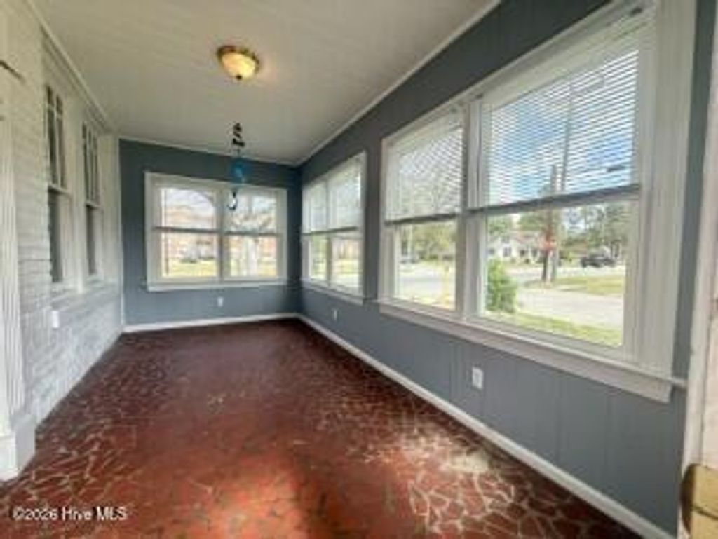 Photo of 517 W North Street W, Ahoskie, NC 27910 (MLS # 100558622)