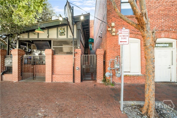 411 W CONGRESS ST APT 4, SAVANNAH, GA 31401 - Image 4feb28c8e8fa44be170b9f2f1d85008d/2102601526