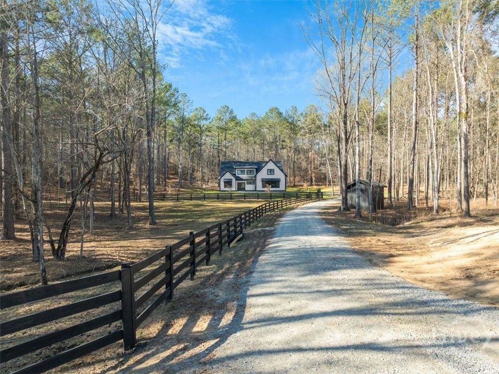 Photo of 247 Parks Mill Road, Buckhead, GA 30625 (MLS # CL349719)