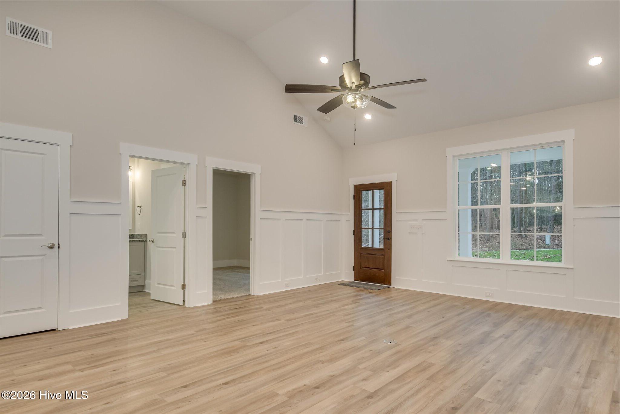 409 Compass Point