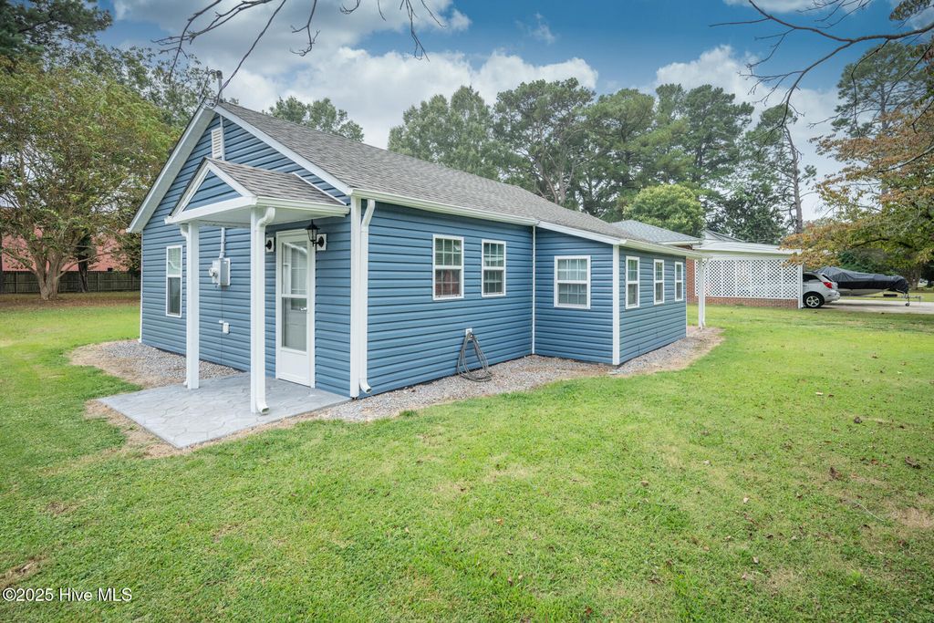 Photo of 108 Whitehurst Street, Elizabeth City, NC 27909 (MLS # 100529794)