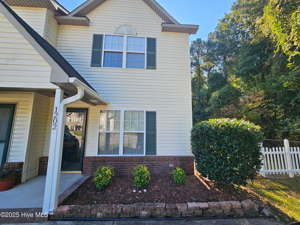 Photo of 1202 Pueblo Drive, Jacksonville, NC 28546 (MLS # 100553761)