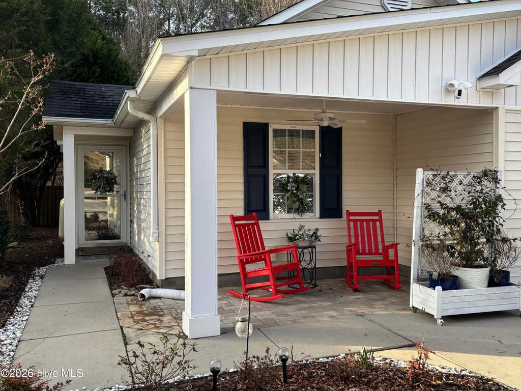 Photo of 918 Dickinson Court, New Bern, NC 28562 (MLS # 100556174)