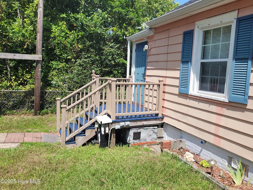 Photo of 814 Woodlawn Avenue, Wilmington, NC 28401 (MLS # 100531827)