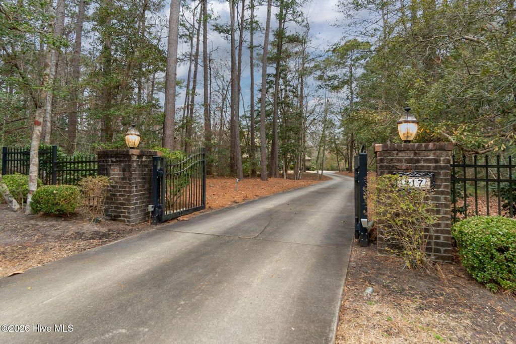 Photo of 217 Steep Hill Drive, Swansboro, NC 28584 (MLS # 100556327)