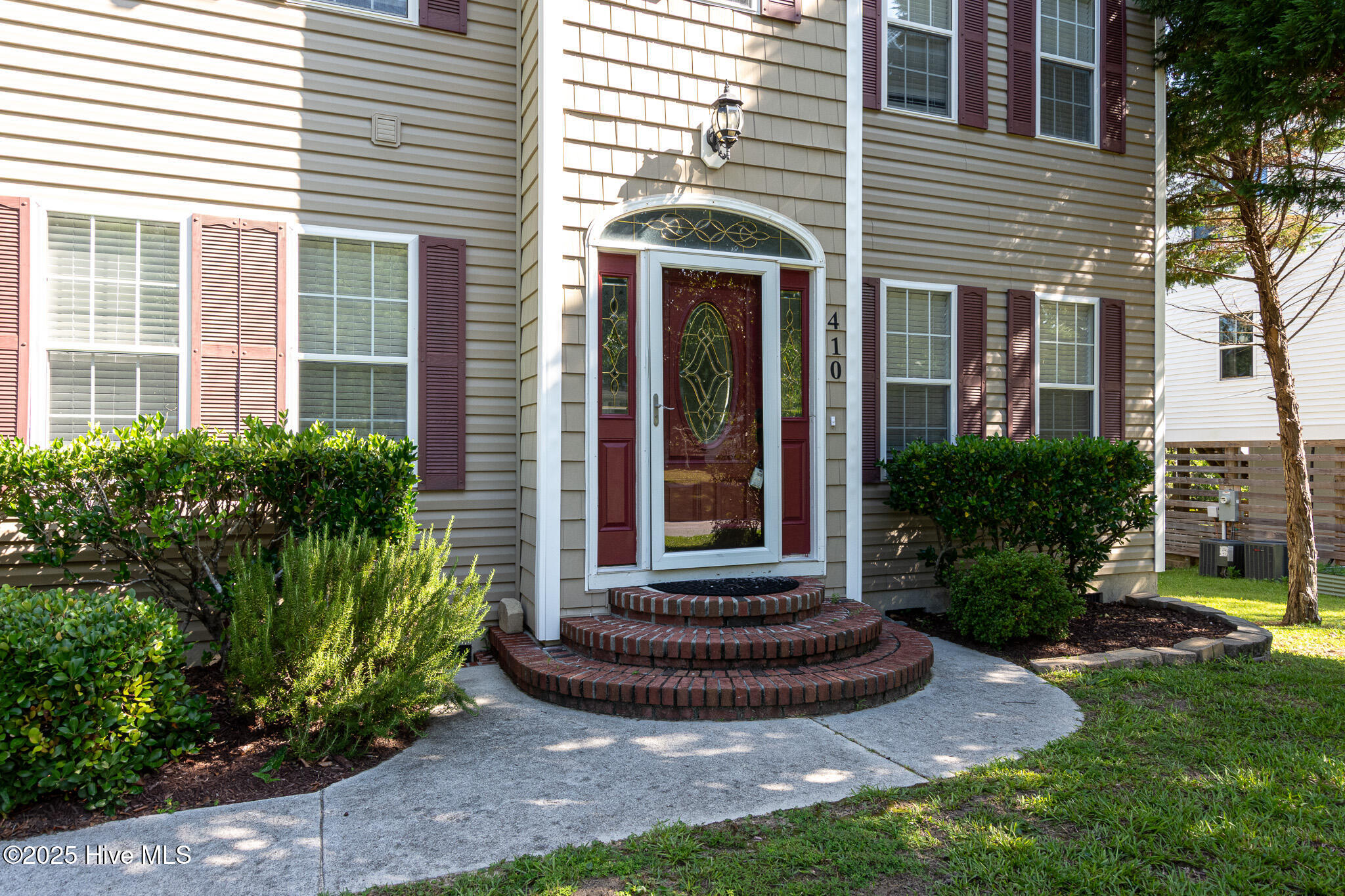 410 Celtic Ash Street